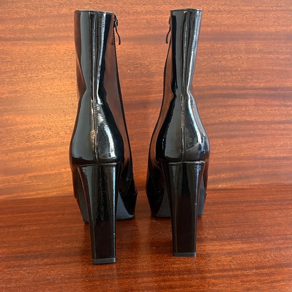 SHEIN Glossy Black Heeled Boots - Picture 4 of 6